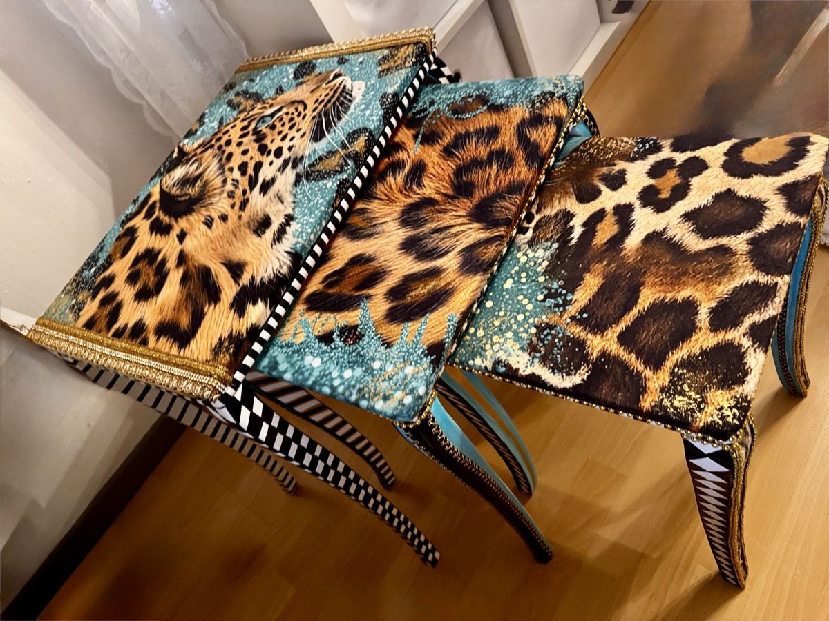 Set di tavolo e panche: Einzigartige Satztische, 3er Set, Leopardendesign, Top! – Usato da Niederurnen venduto da Chanel40 3