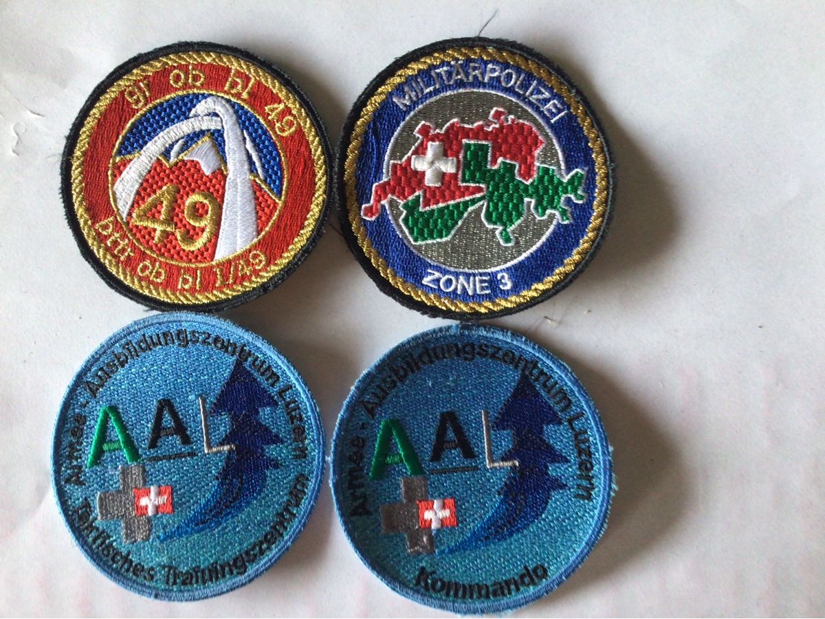 Schweizer Armee Placchette & Badge: BADGES A 95 – Usato da Crête-à-l'oeil venduto da Mga2