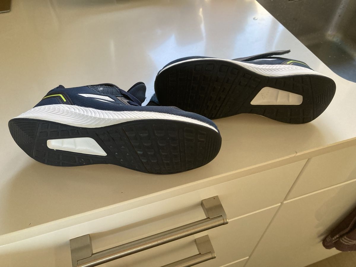 Adidas Scarpe per ragazzi: Kinder Hallenschuhen Gr33 – Nuovo (secondo la descrizione) da Männedorf venduto da nprace 2