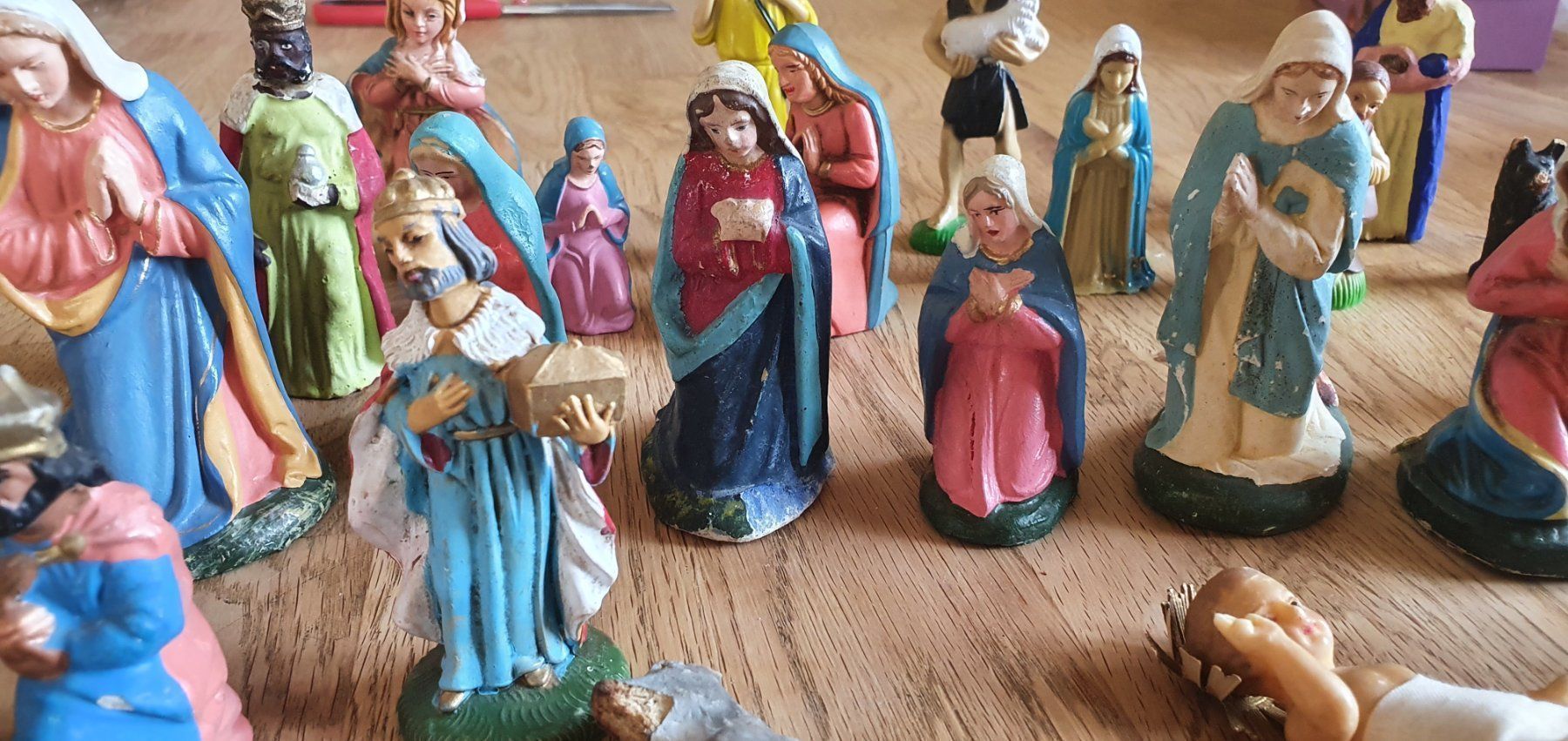 Statuette: Lot  Alte Krippenfiguren – Usato da Flawil venduto da Naphtali 1