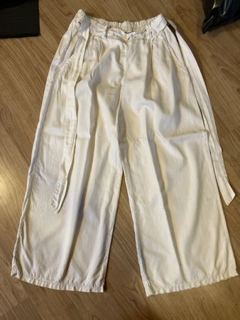 Leichte Crèmefarbene Stoffhose