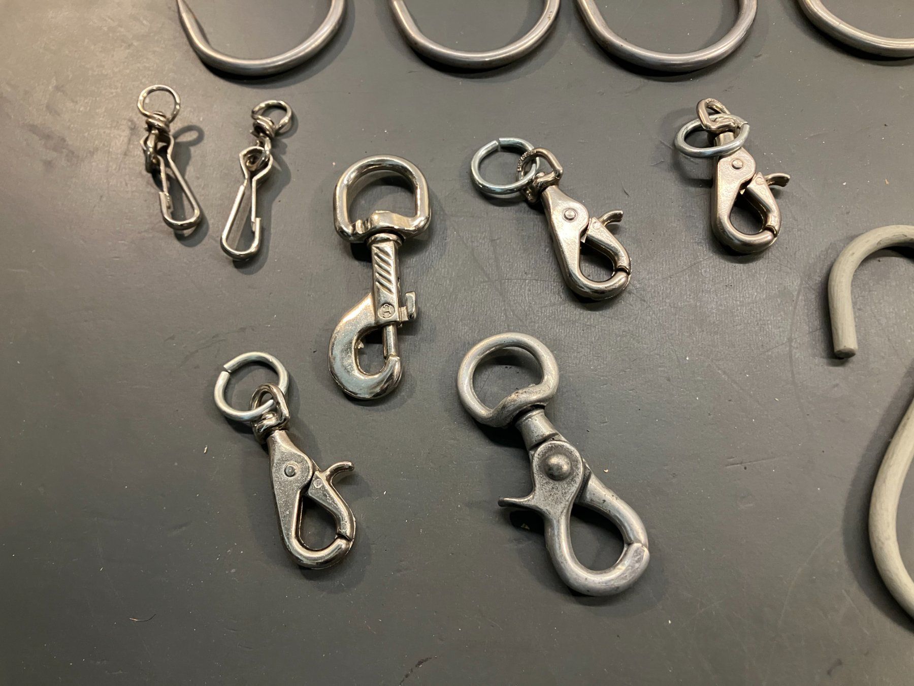 Attrezzatura da arrampicata: Posten div. Metall Karabiner, Hacken usw. ab 1.- – Usato da Lichtensteig venduto da Buy24International 4
