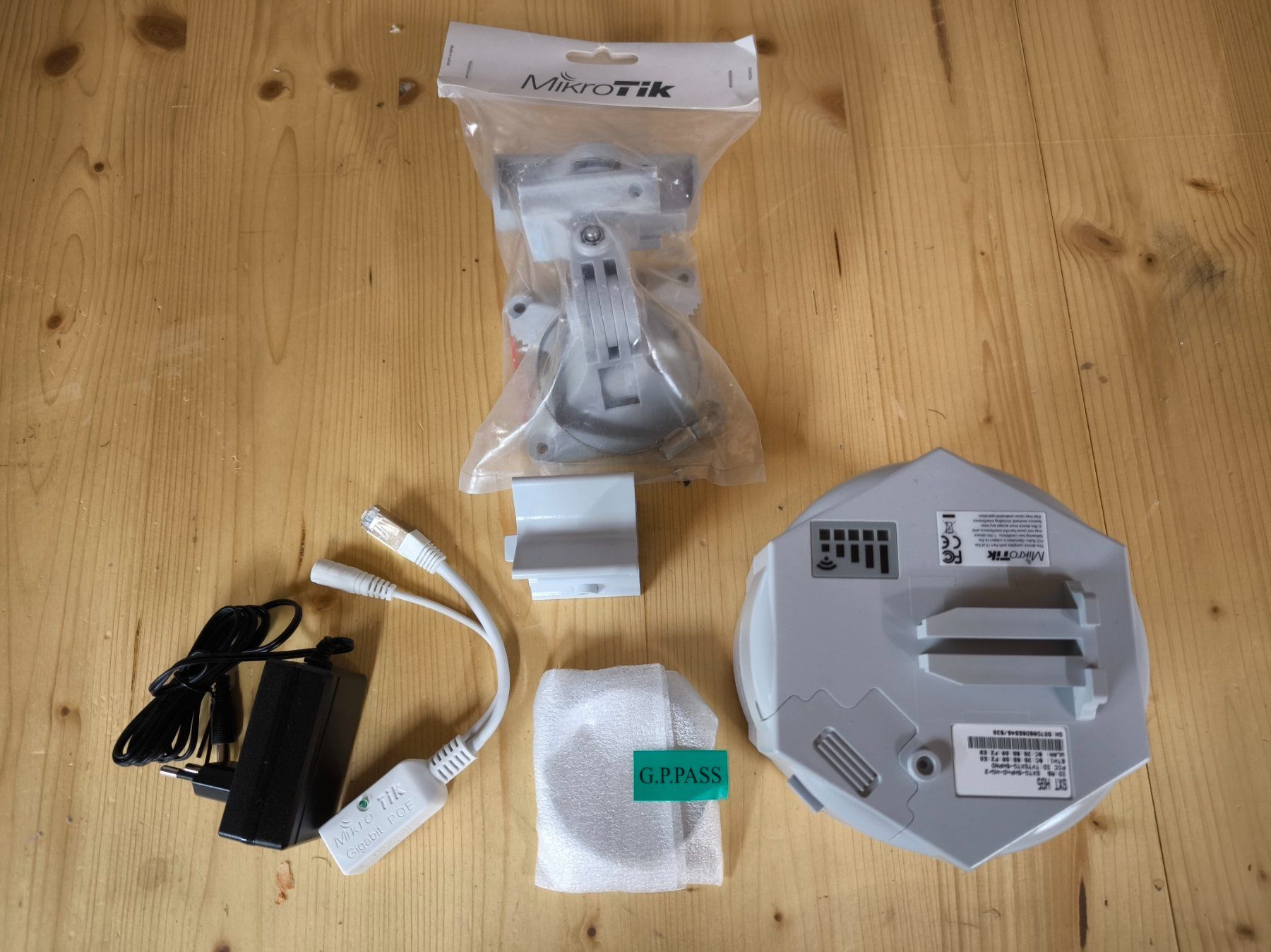 Mikrotik Modem & Router: 1 router MikroTik SXT – Nuovo e nell'imballaggio originale da Bulle venduto da Colo 2