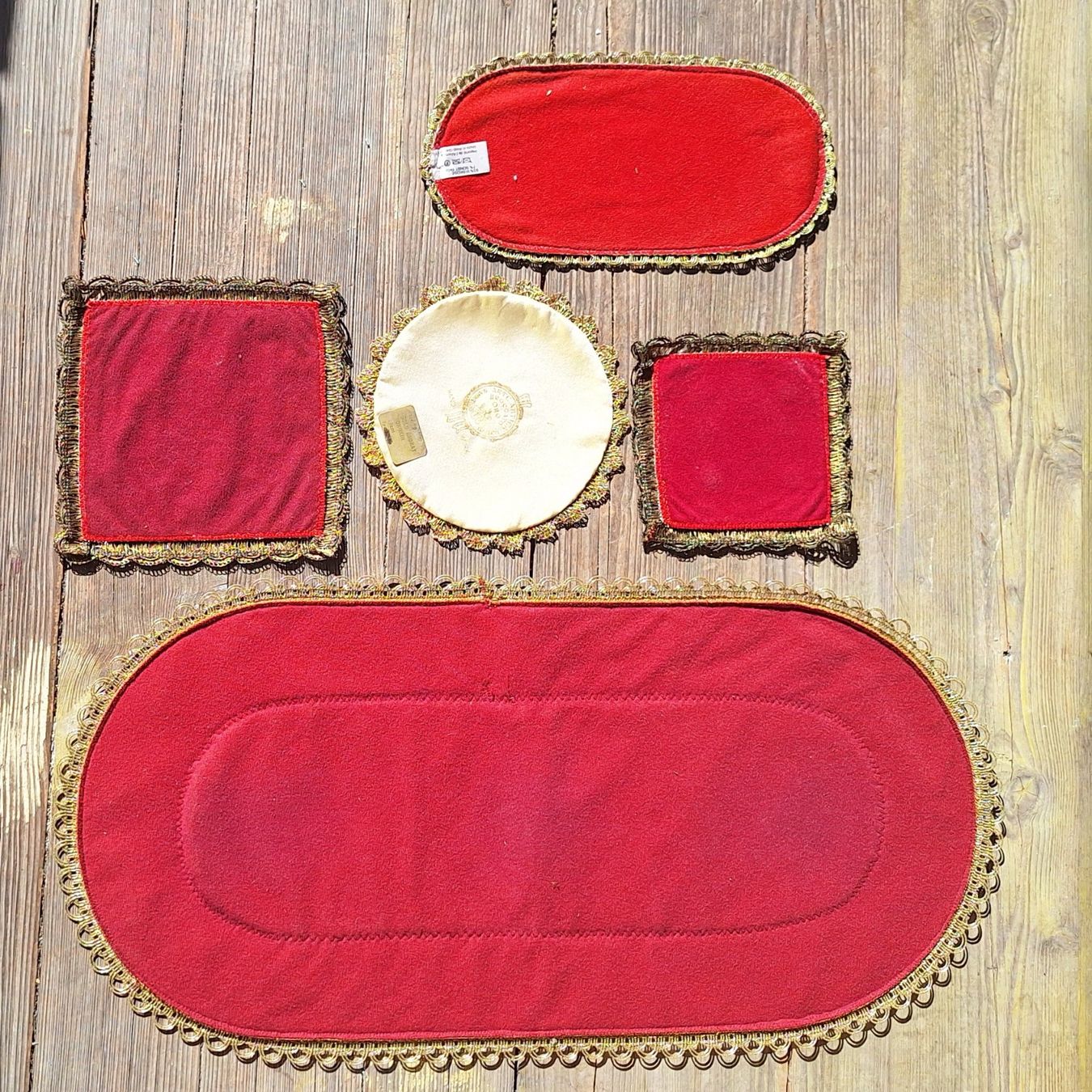 Autre linge de table: Brokat Deckchen Set, 5-teilig – D'occasion à Weinfelden par JoeBaer 1