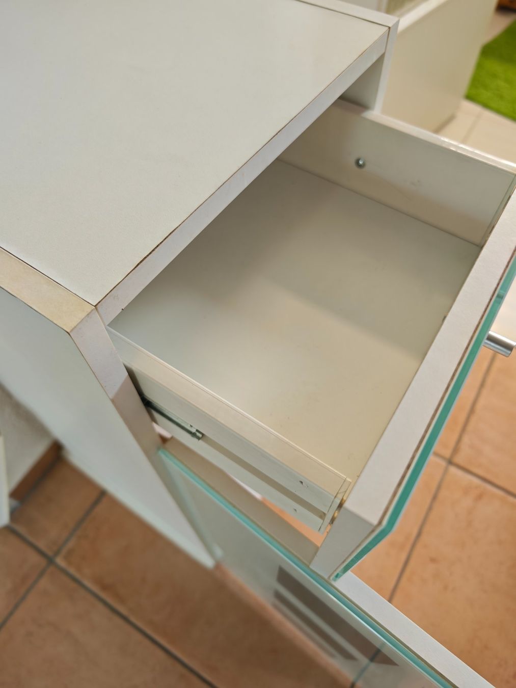 Armadi: Badmöbel mit Glasfront Schublade und Türe – Usato da Wohlenschwil venduto da tro_x2gy 2
