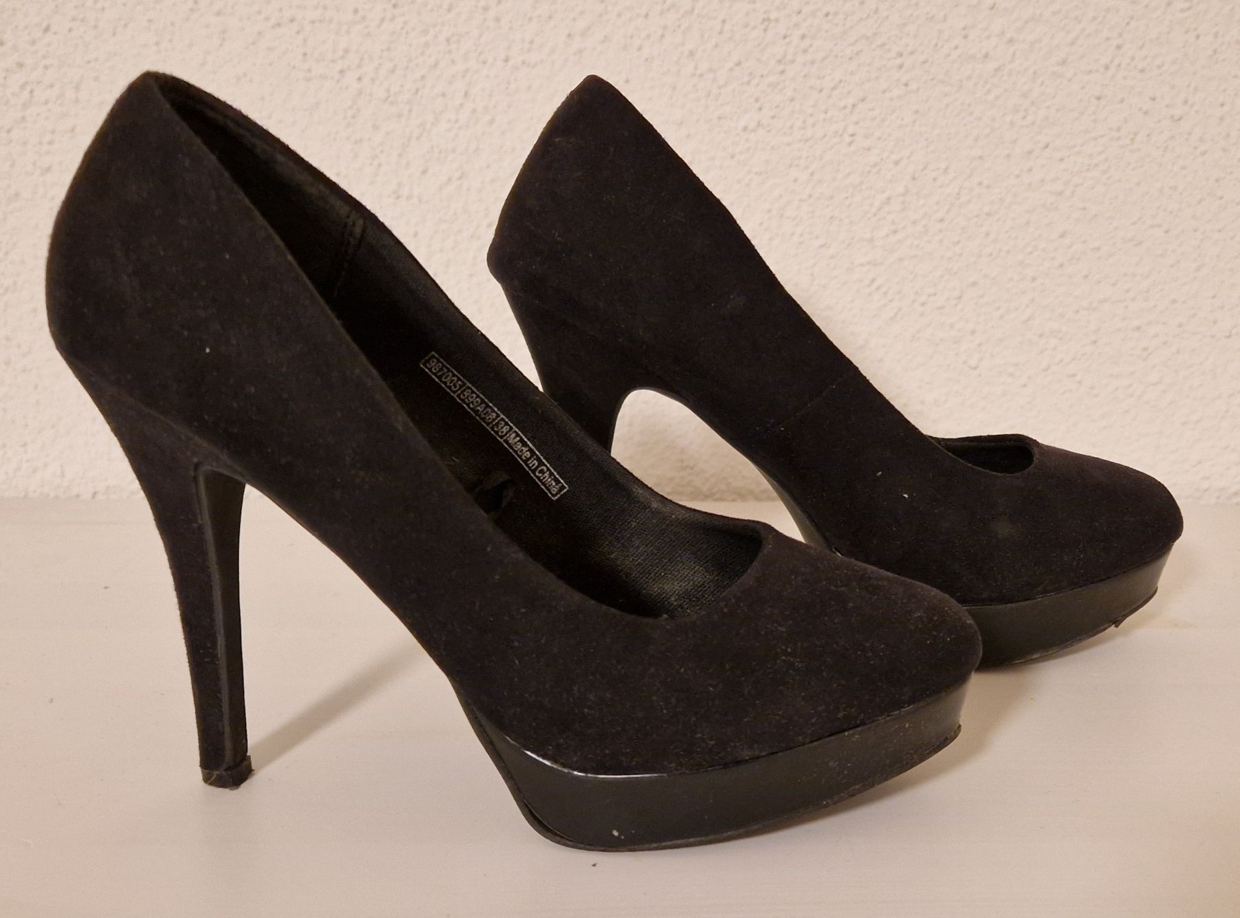 Pimkie Scarpe da donna: schwarze High Heels, Pimkie, Gr. 38 – Usato da Menziken venduto da chs_xd76 2