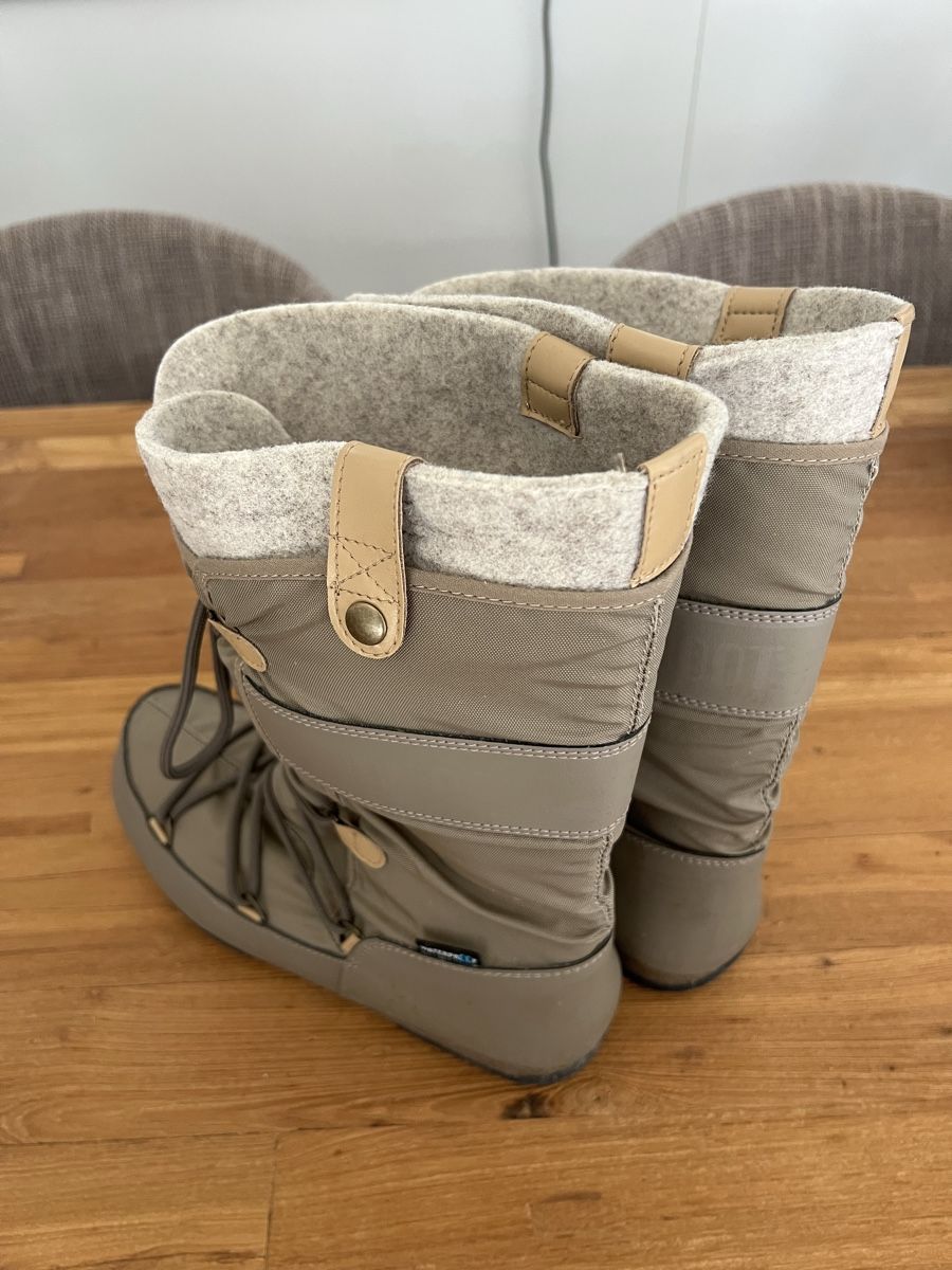 Moon Boot Scarpe da uomo: Moon Boot Winterstiefel Grösse 42 – Usato da Buchs AG venduto da Balisto0