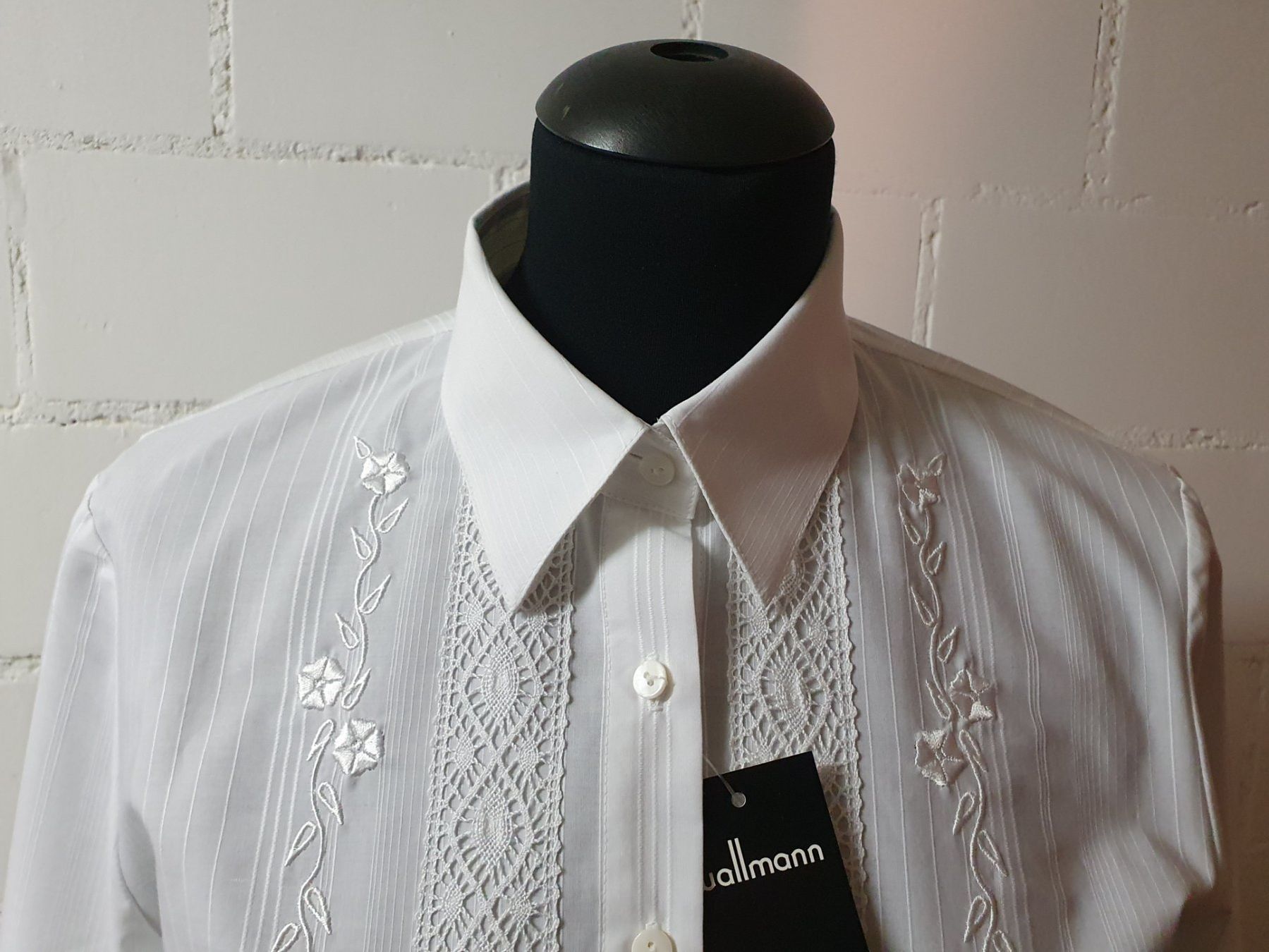 Blusen: Neu: "Wallmann" / edle Trachten Bluse Gr. 42 / weiss – Neu (gemäss Beschreibung) aus Muri AG von Edlerweiss 2