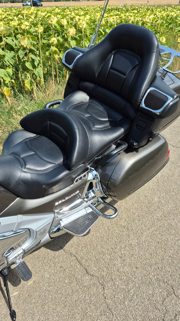 Honda Touring: Honda Goldwing 1800 – D'occasion à Pieterlen par Dyui 3