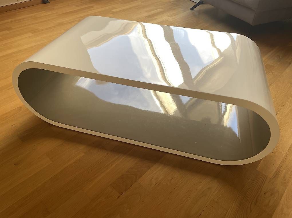 Tavoli: Moderner Couchtisch Hochglanz Weiss/Grau – Usato da Möhlin venduto da viv_v52q