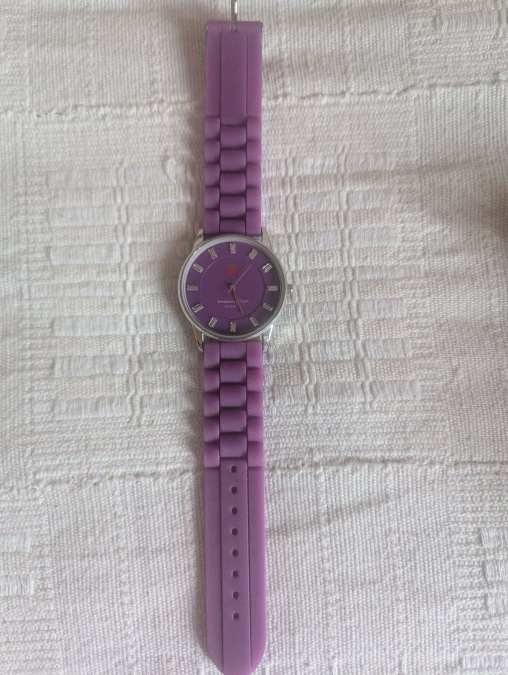 Orologi: Montre StrawberryNet.com quartz violette – Usato da Lausanne venduto da Nchiva