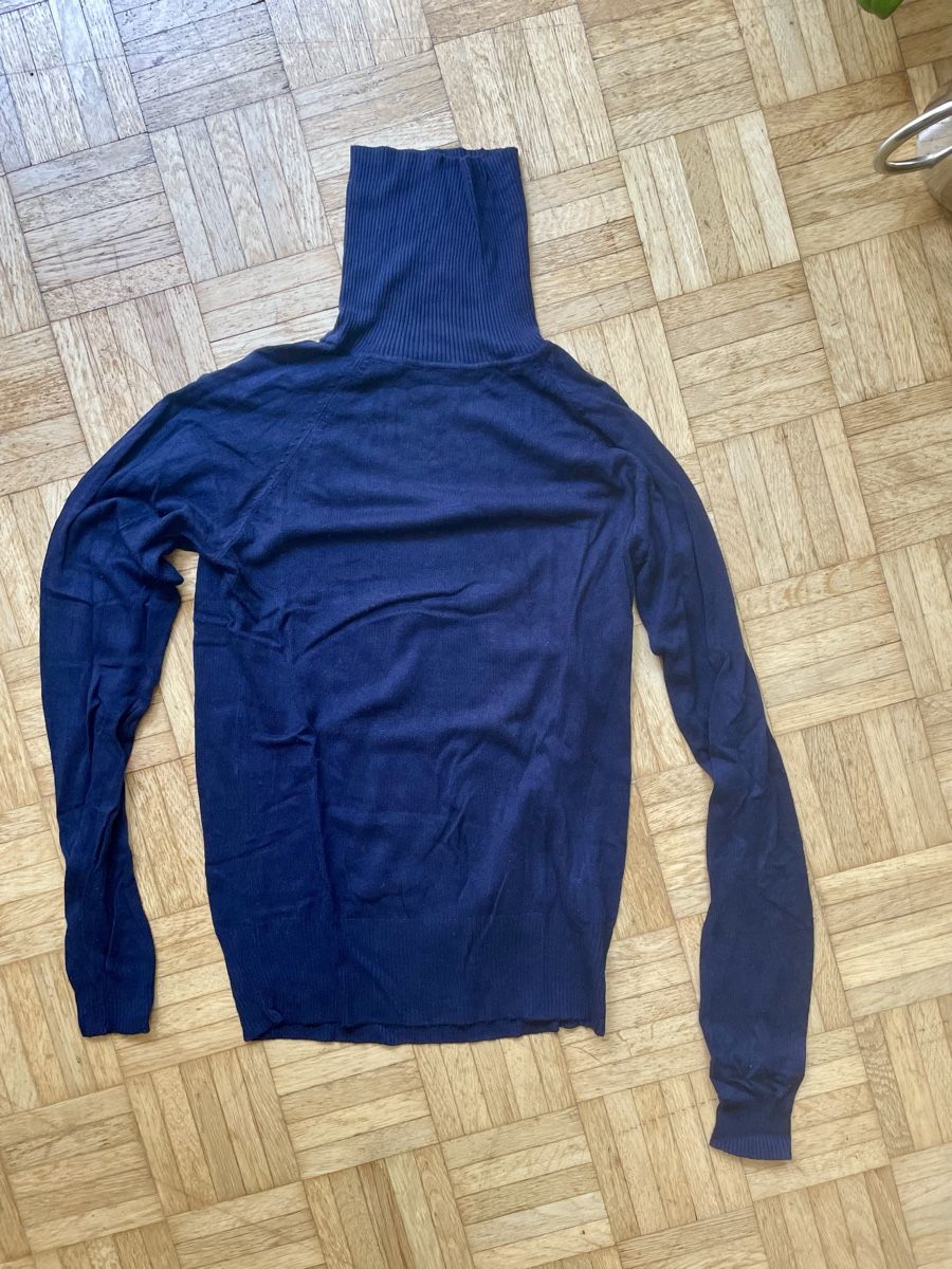 Maglioni & Felpe: Rollkragenpullover Navy Blue / dunkelblau, Grösse M – Usato da Zürich venduto da Carlajimena 1