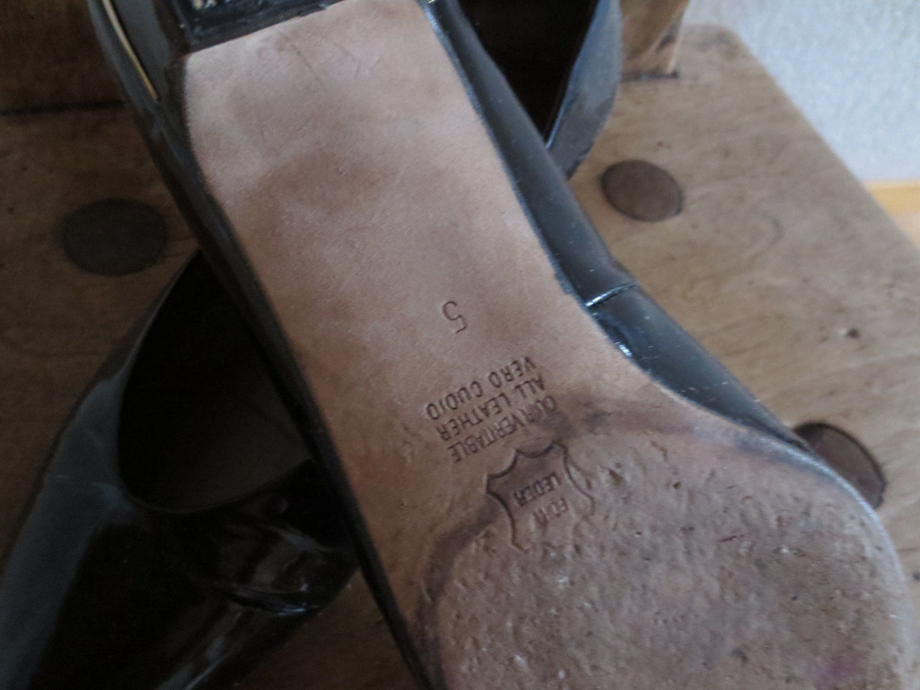Damenschuhe: Lack Damen Pumps Gr. 38 K & S – Gebraucht aus Männedorf von Livingston 1