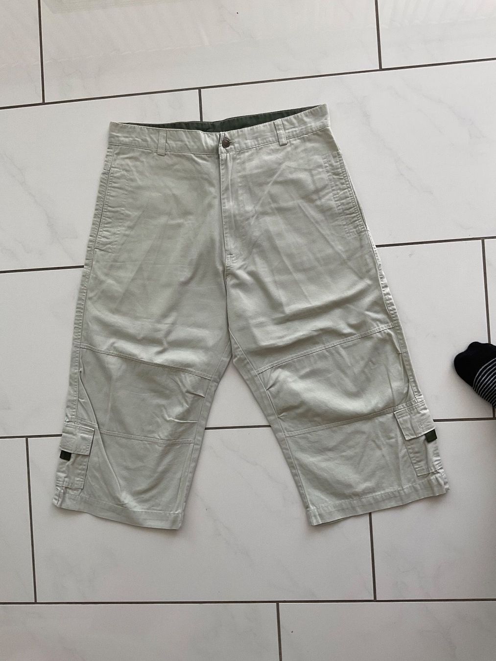 Pantaloni: 3/4 Hose Gr.32 (40) – Usato da Biel-Benken BL venduto da Sahra1