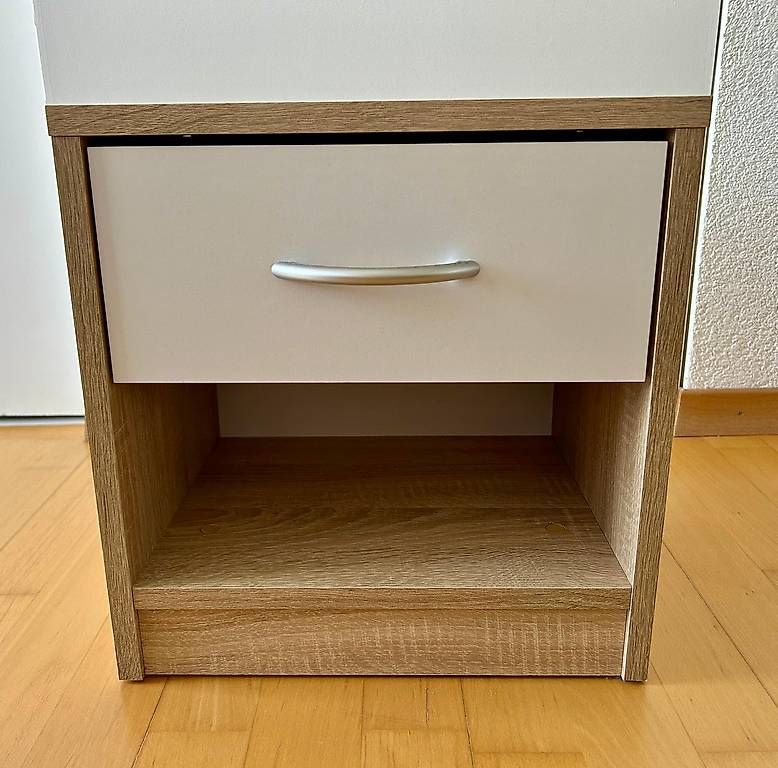 Comodini: Nachttisch - Preis verhandelbar – Usato da Zürich venduto da chi_mf67