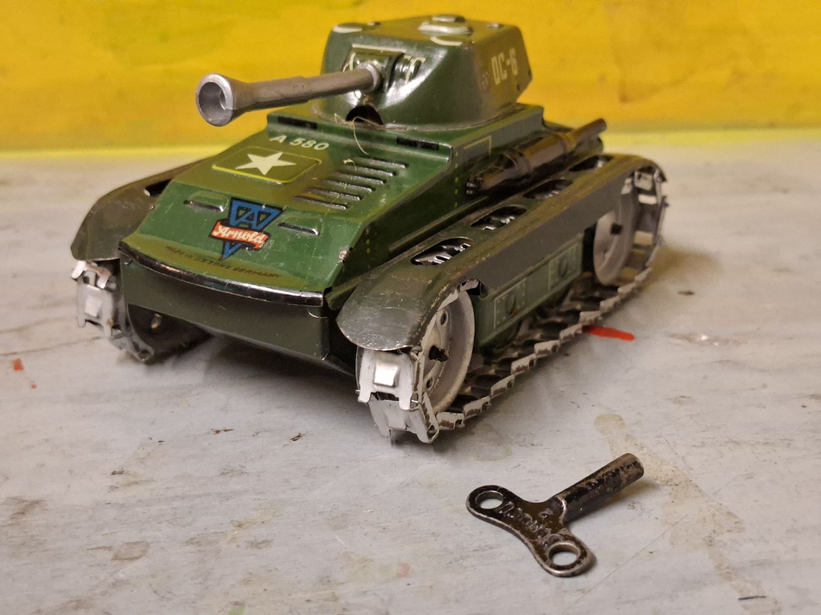 Arnold Spielzeuge: Tank de la marque Arnold – Gebraucht aus Monthey von Jmbois