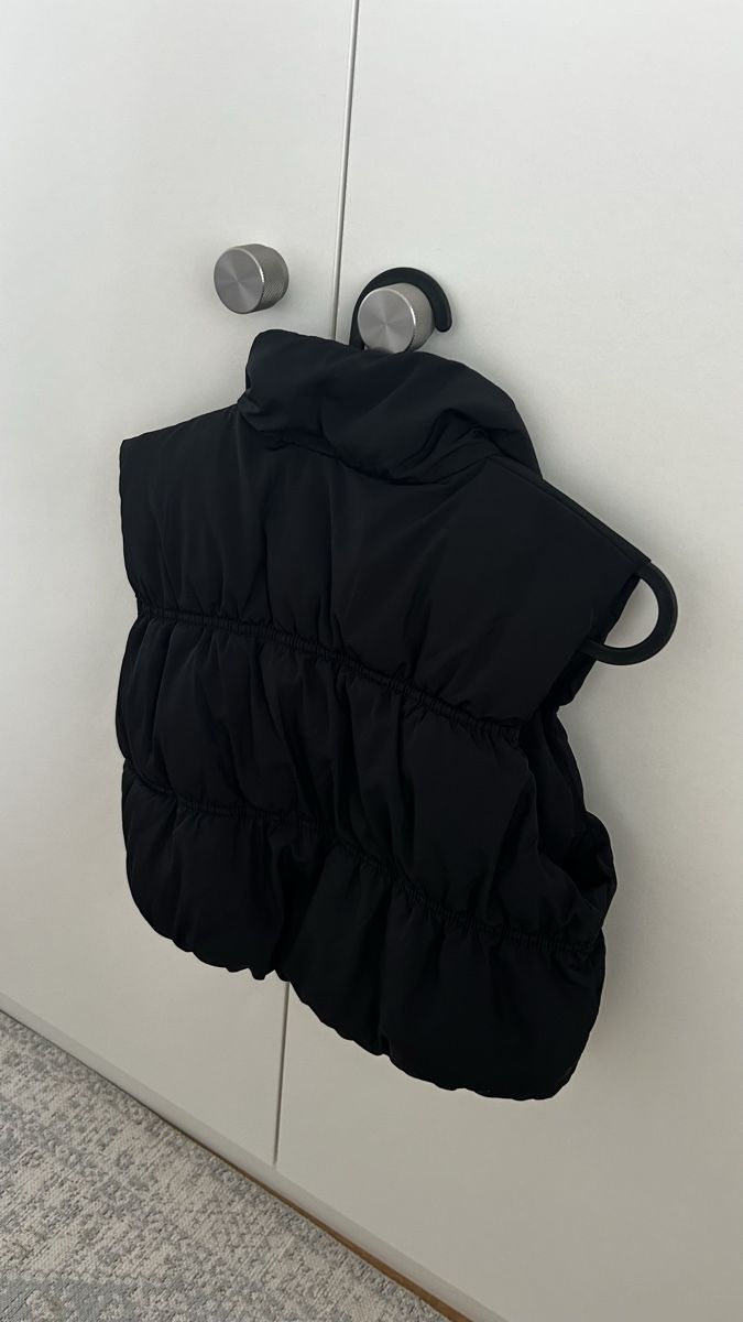 H&M Gilet & Giacche senza maniche: Kurze Steppweste, schwarz, Divided H&M, Grösse XXS – Nuovo (secondo la descrizione) da Neuenkirch venduto da Bettinaverena 2