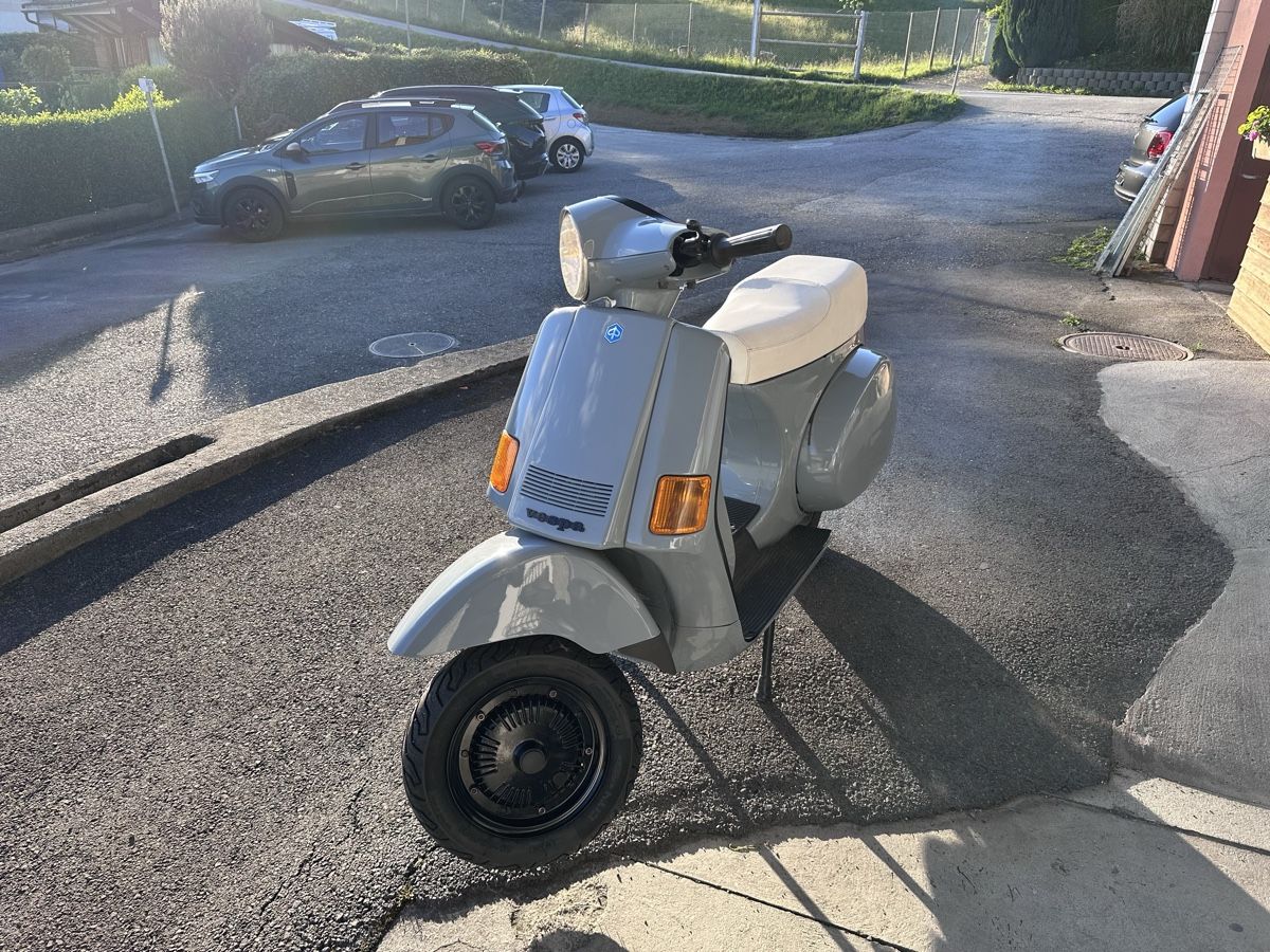 Vespa Scooter: Vespa Cosa Roller grau – Usato da Kriens venduto da Savas04 1