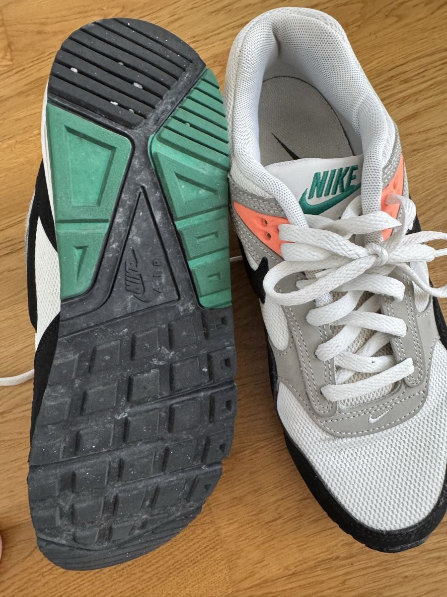 Nike Damenschuhe: Nike sneaker Gr 40 – Gebraucht aus Bürglen TG von Ninelle01 2