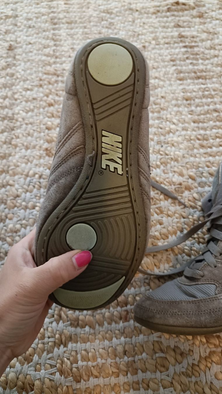 Chaussures femmes: Nike Greco Supreme EUR 38.5 - gebraucht – D'occasion à Dübendorf par Me_sa 4