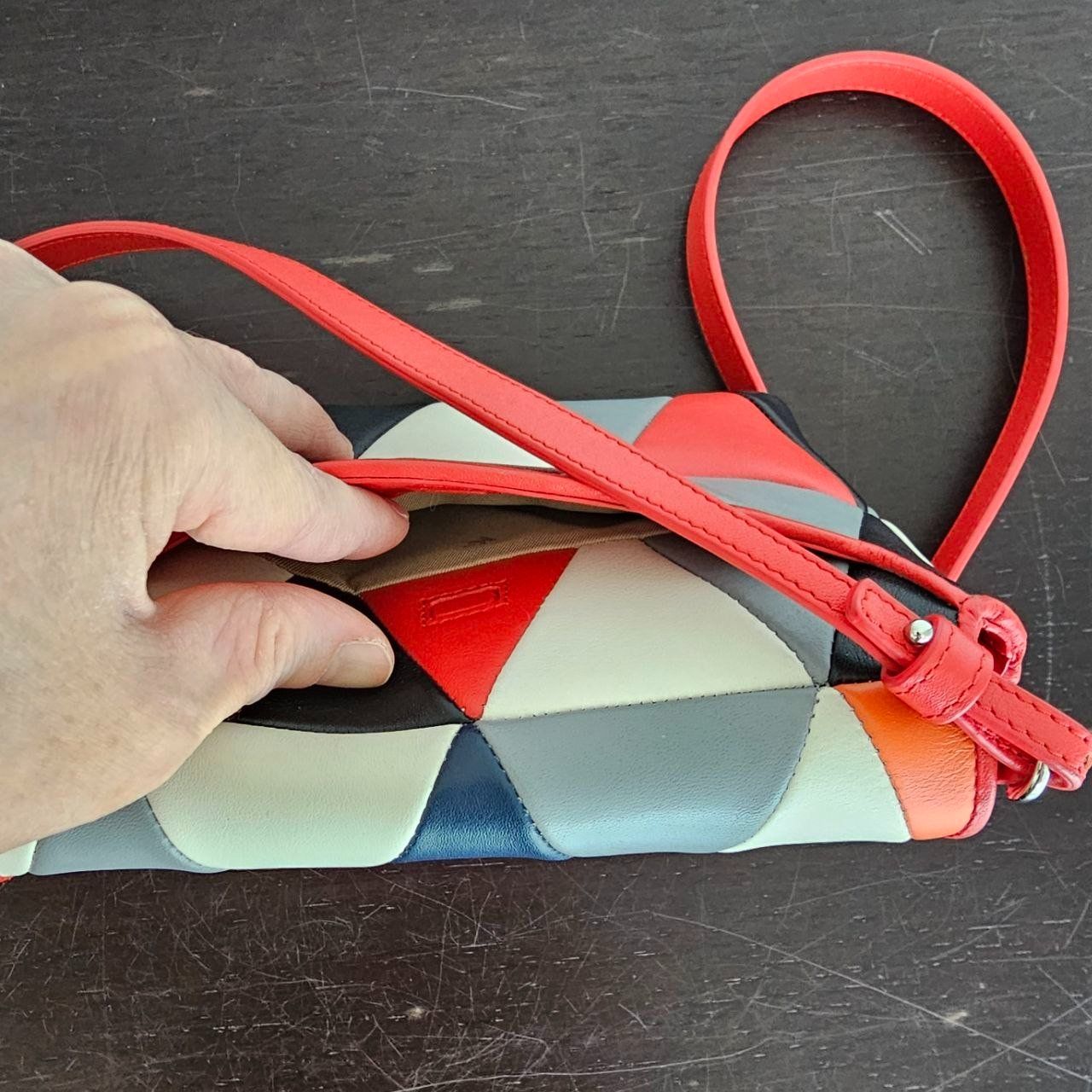 Akris Borse da donna: NEW AKRIS Anouk Little Day Triangle Shoulder Bag – Nuovo (secondo la descrizione) da Origlio venduto da ann_q6qv 6
