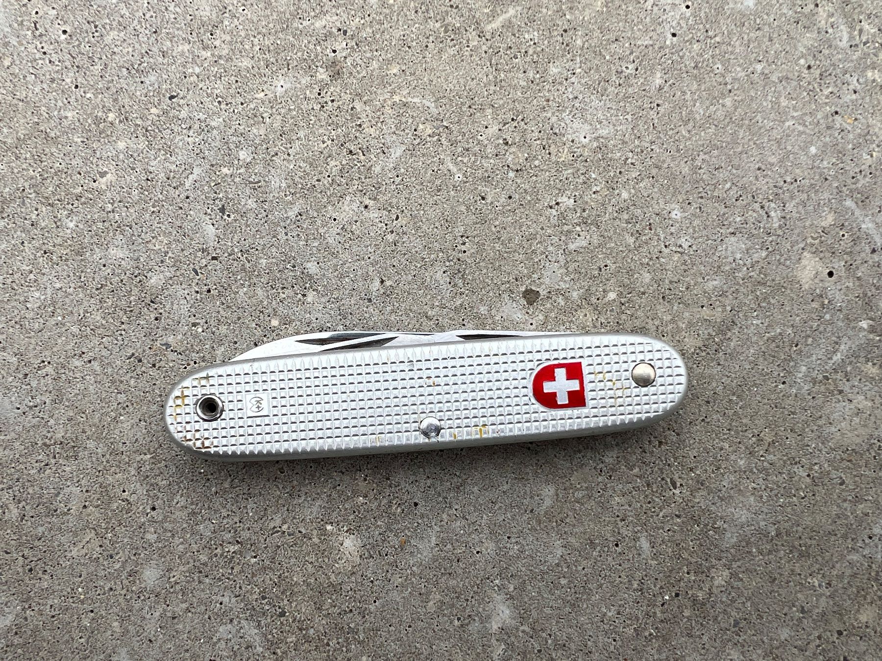 Schweizer Armee Taschenmesser: Victorinox Military Sackmesser 81 – Gebraucht aus Frauenfeld von dilili 1