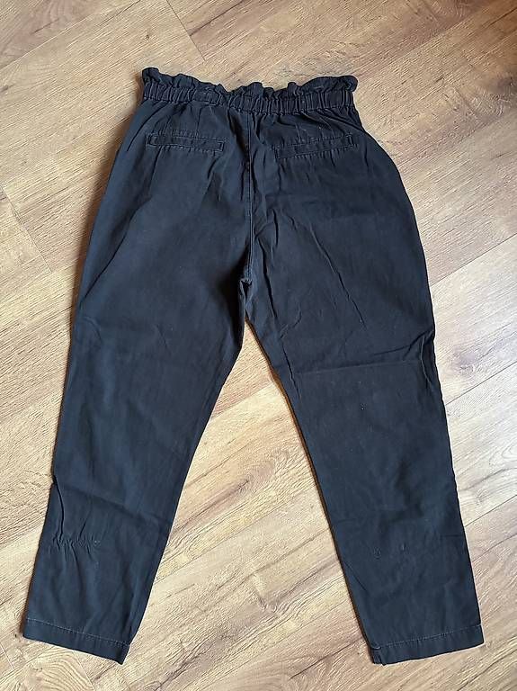 Pantaloni: Paperbag Hose von Cotton on – Usato da Rupperswil venduto da az5_x87v 1