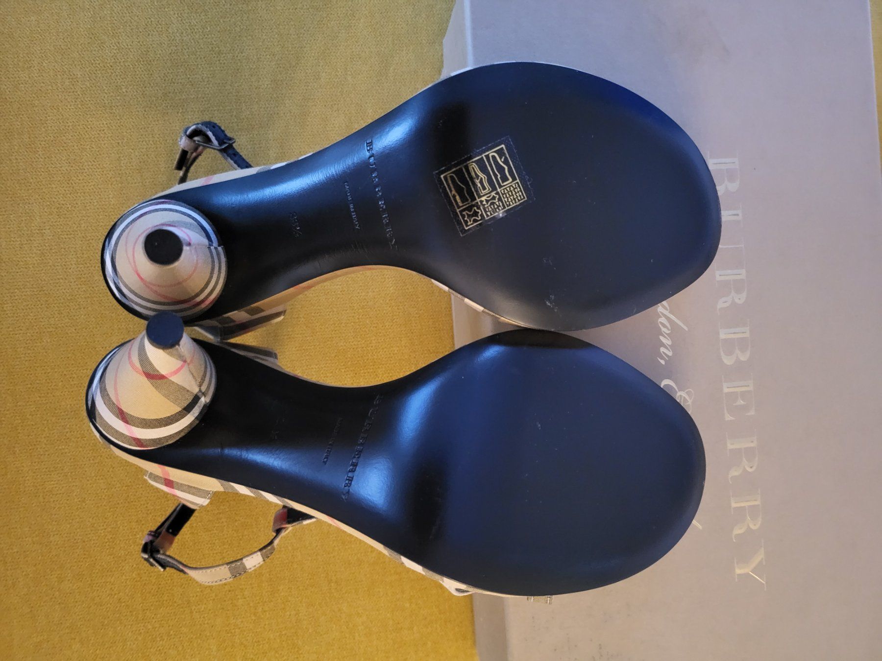 Burberry Scarpe da donna: Burberry Sandale – Nuovo e nell'imballaggio originale da Holderbank AG venduto da Estrela08 2