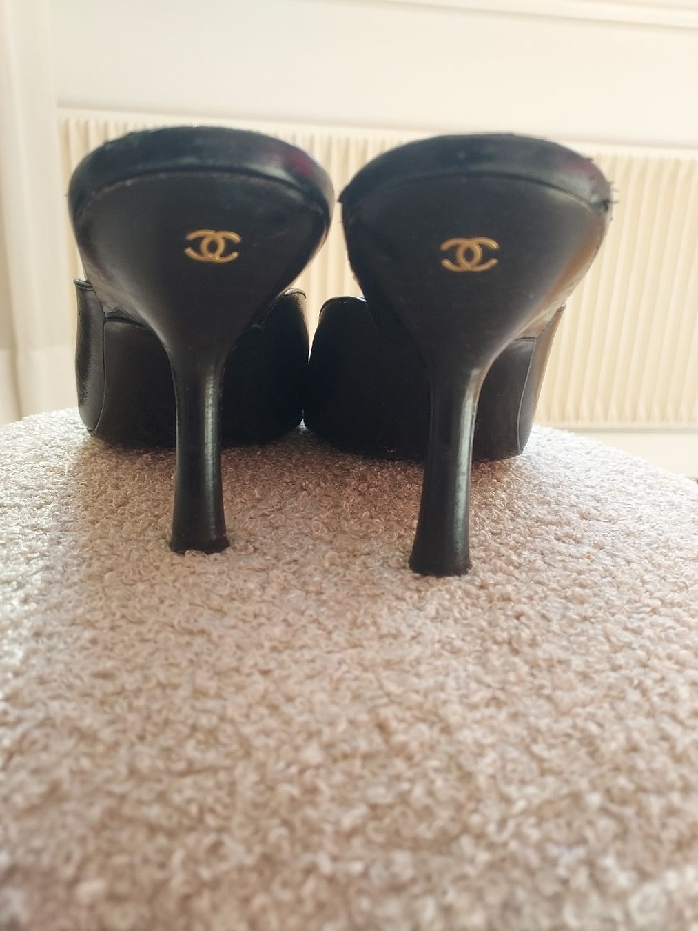 Chanel Scarpe da donna: Chanel Vintage Pointues Noires T39 – Usato da Lausanne venduto da Kitty_Friperie 2