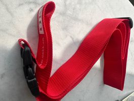 Koffer Band mit Schnalle rot neu guter Zustand