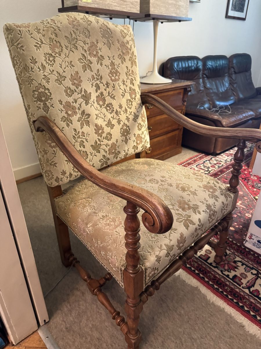 Fauteuils: Antiker Sessel – D'occasion à Basel par LemmyS 1