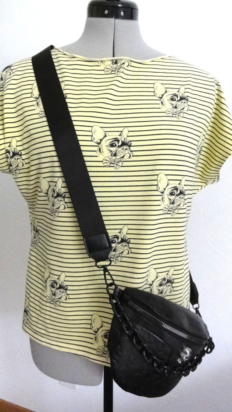 T-shirt: T-Shirt Gr. M + Bauchtasche schwarz – Usato da Samedan venduto da chickenrun01