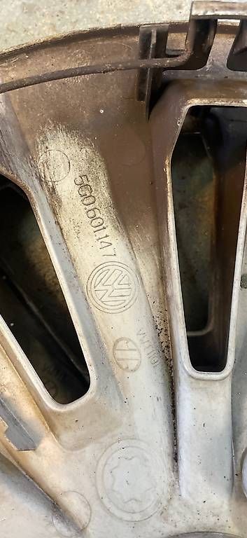 Volkswagen Felgen: VW 15' Raddeckel Golf 7 – Gebraucht aus Wangen b. Olten von Mertz 2