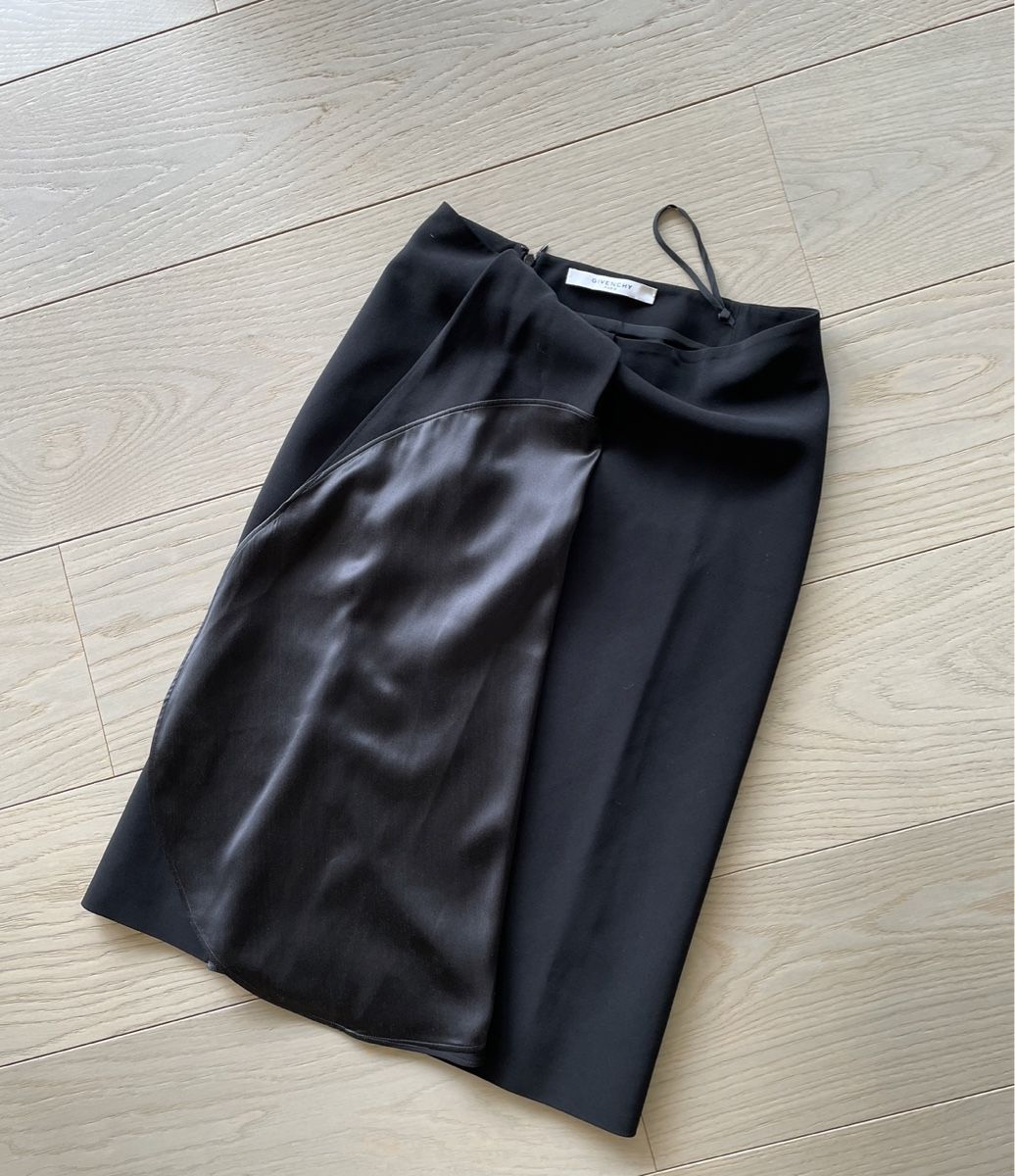 Givenchy Gonne: GIVENCHY Noire Jupe (Taille-36) – Nuovo (secondo la descrizione) da Genève venduto da rom_8nwv 1