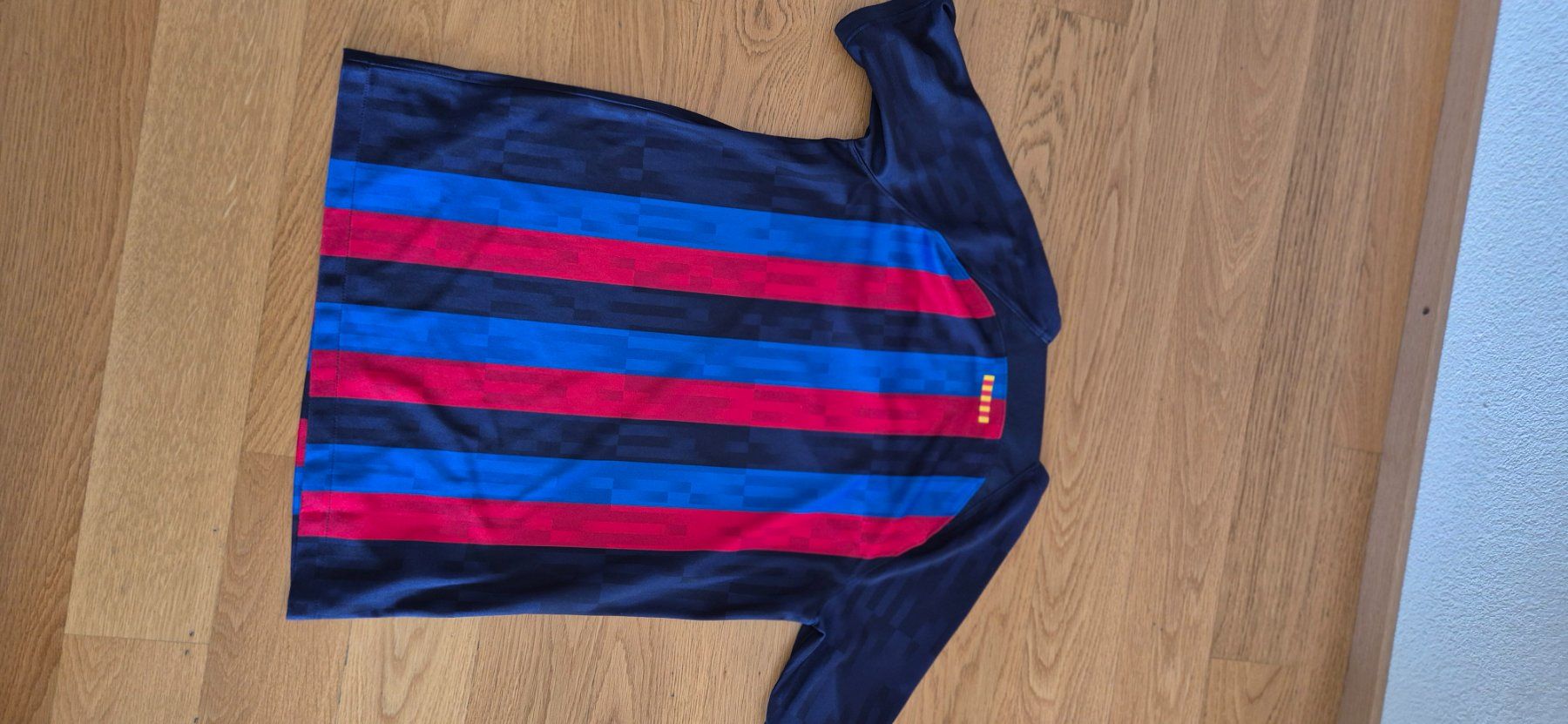 Nike Trainer, Turnhosen & -trikots: T-shirt foot – Gebraucht aus Lausanne von malimar3 2