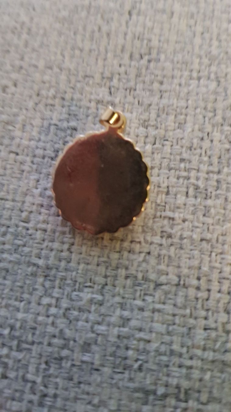 Anhänger: Goldener Muschelanhänger – Gebraucht aus Dübendorf von Nemo_0 1