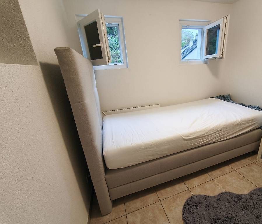 Letti: Neuwertiges Einzelbett inkl. Matratze & Topper – Usato da Buckten venduto da ari_7vt7