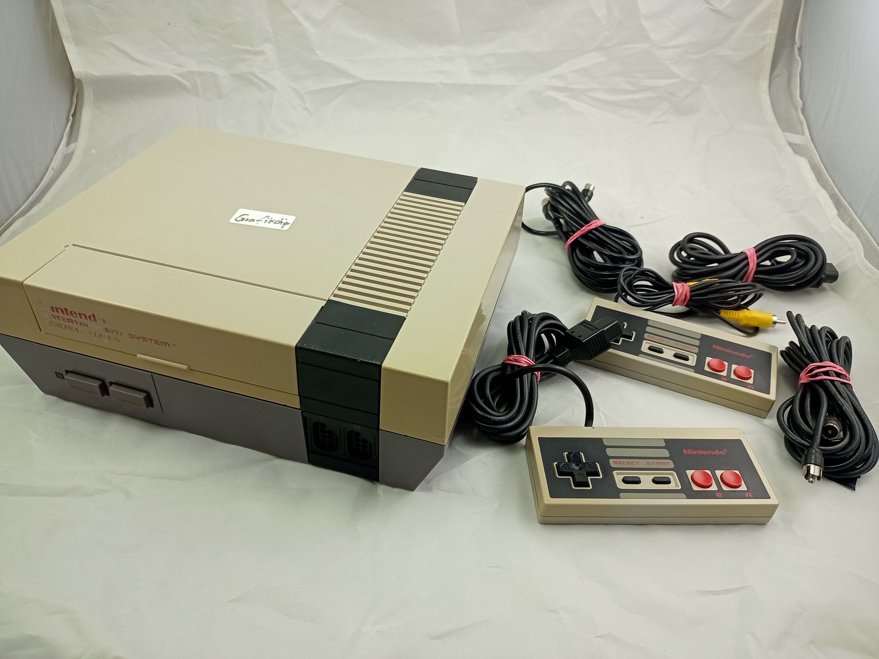 Konsolen: Nintendo NES Konsole Defekt mit – Defekt aus Buchs AG von SellAndBuyX