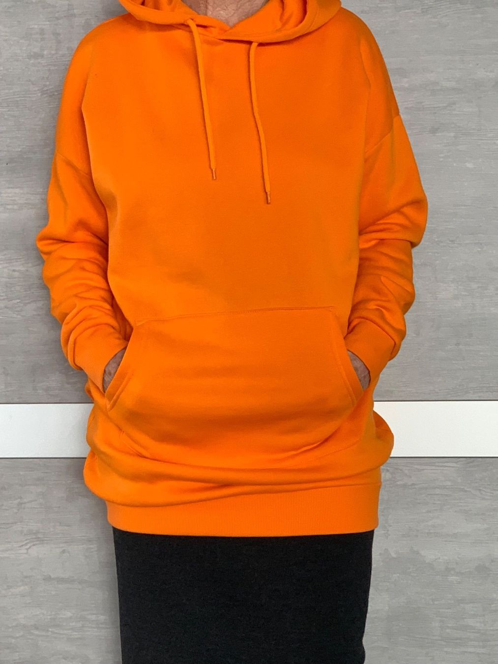 Maglioni & Felpe: Hingucker! Orginelles, orangefarbiges, überlanges Sweatshirt – Usato da Tschingel venduto da chg_s7bg