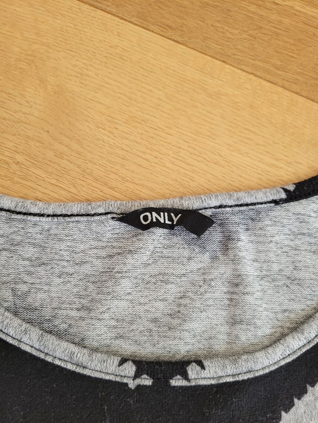 Only Pullover & Sweatshirts: Only Shirt, Grösse L, Zickzack Muster – Gebraucht aus Büren NW von nie_k6382 2