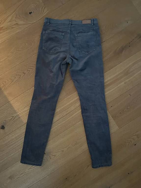 Marc Cain Pantaloni: Marccain Manchester Hosen – Usato da Murten venduto da bea_n5yn 1