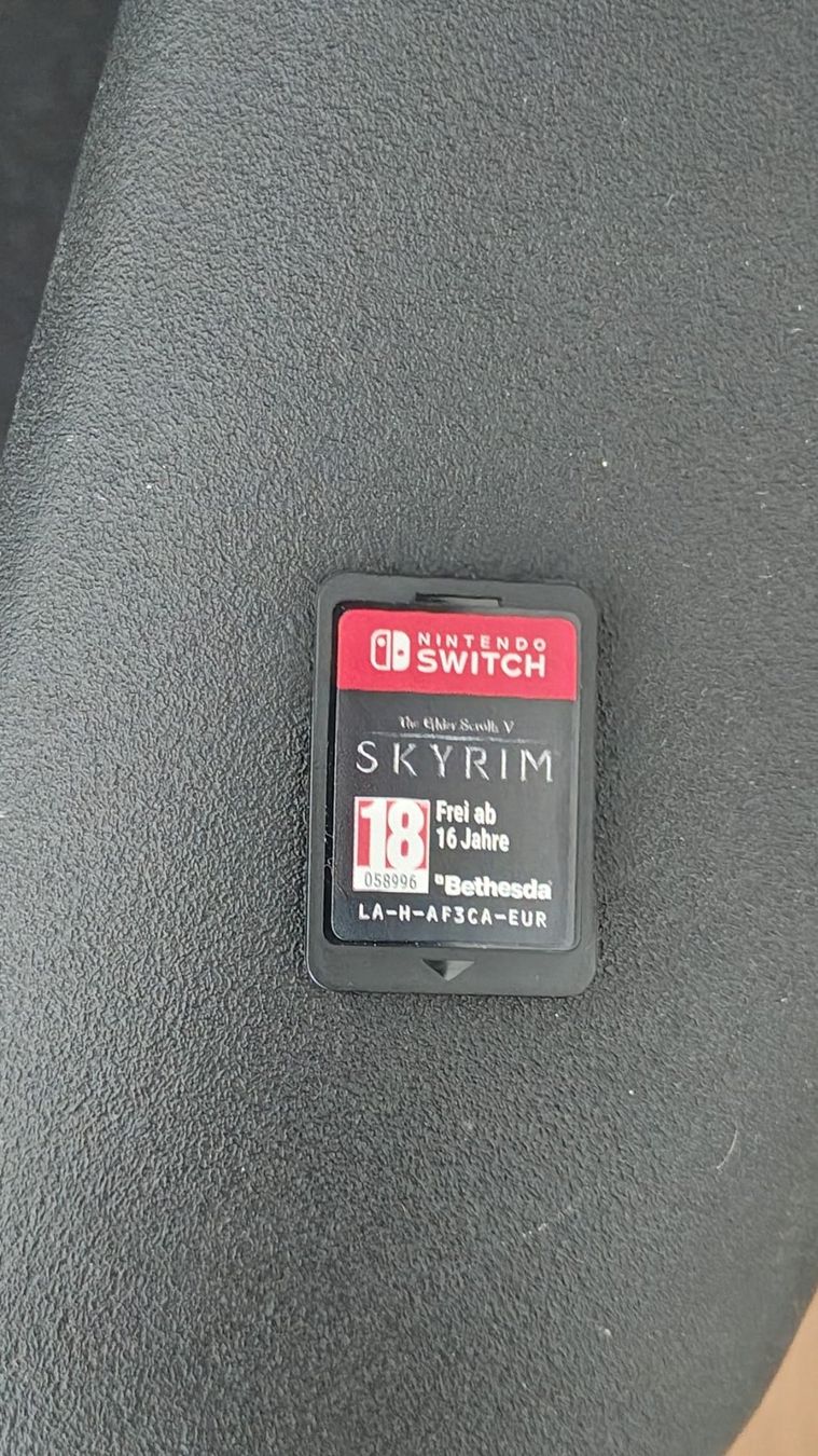 Nintendo Jeux: Spiel The Elder Scrolls V Skyrim Nintendo Switch Spiel – D'occasion à Steinach par Giusep7