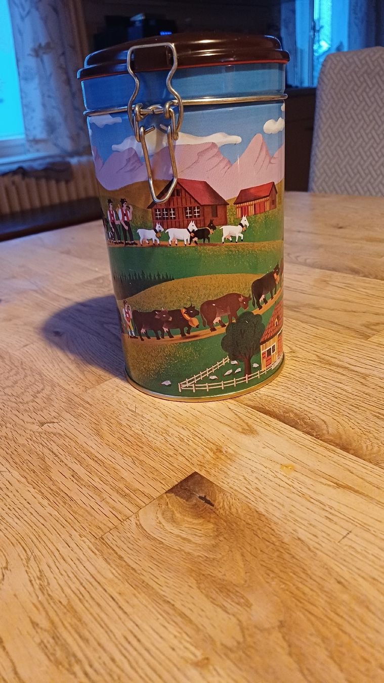 Behälter & Ähnliches: Appenzeller Vorratsdose – Gebraucht aus Flawil von Naphtali