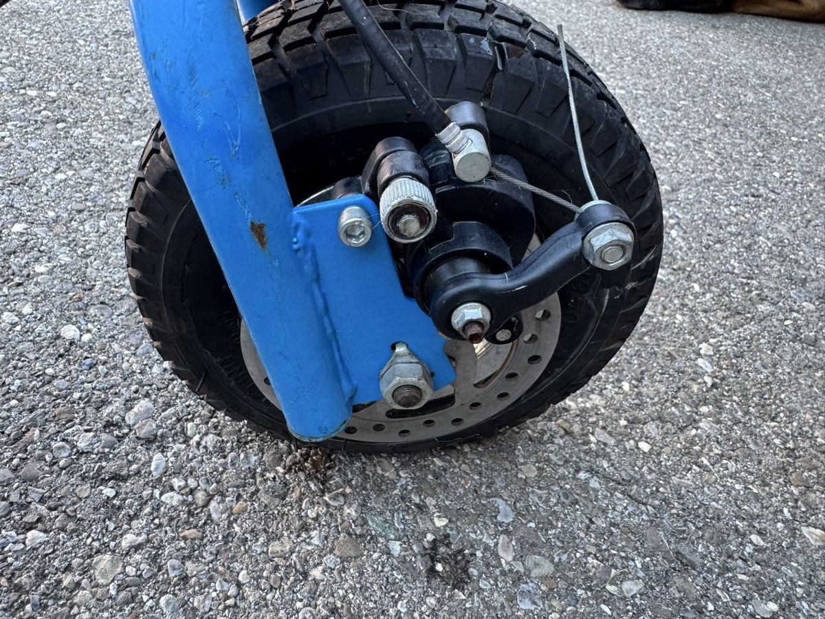 Veicoli per bambini: Trottinette à moteur pour bricoleur  – Difettoso da St-Légier-Chiésaz venduto da spe_ndg5 6