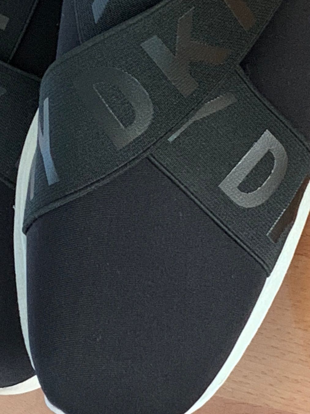 DKNY Chaussures femmes: DKNY Leya - Wedge Sneaker Schwarz Gr. 41 – Neuf avec emballage d'origine à Wetzikon ZH par EvisStore 5