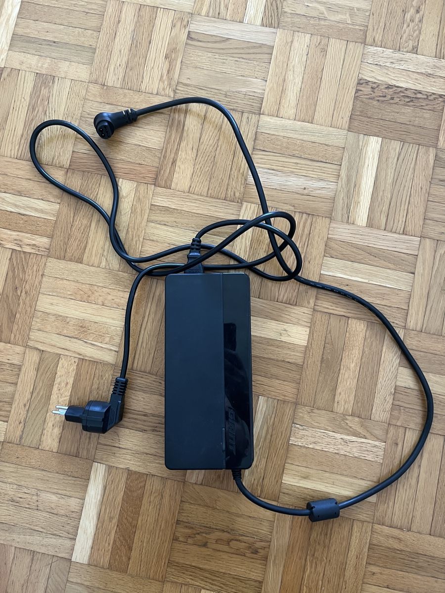 Giant Chargeurs: Giant eBike Netzteil – D'occasion à Zürich par RikChonSu 3