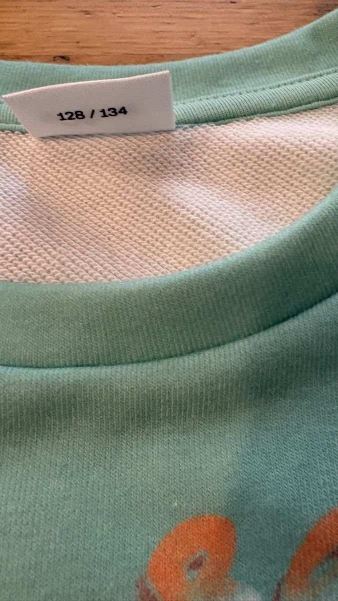 Pullover & Sweatshirts: Pullover Grösse 128/134 – Gebraucht aus Stäfa von sch_m7kj 1