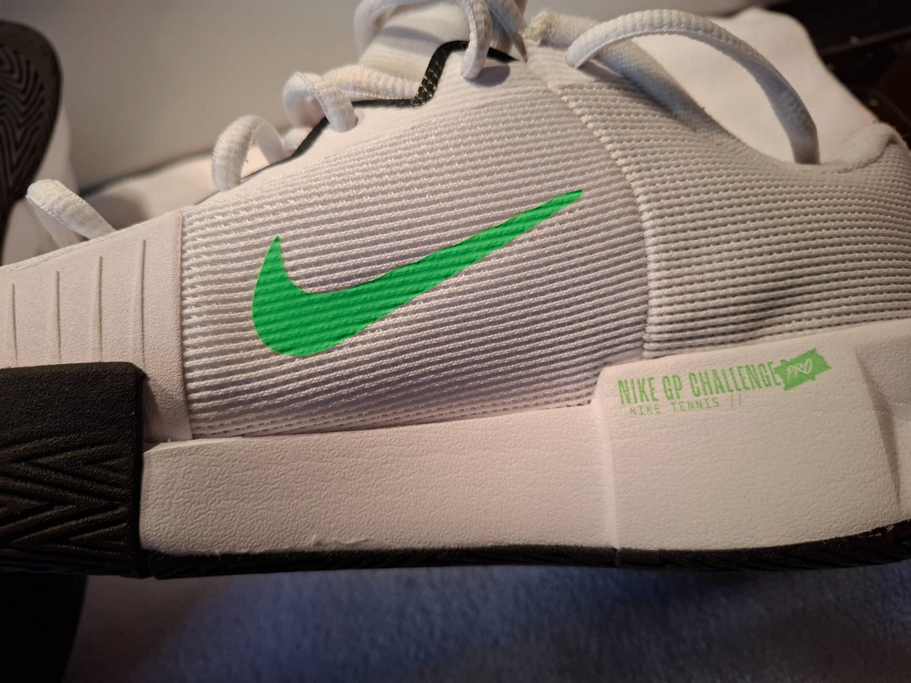 Nike Scarpe da uomo: Neu Nike GP Challenge Pro Allcourtschuh Herren - weiß, grün – Nuovo (secondo la descrizione) da Meilen venduto da Anfield1 2