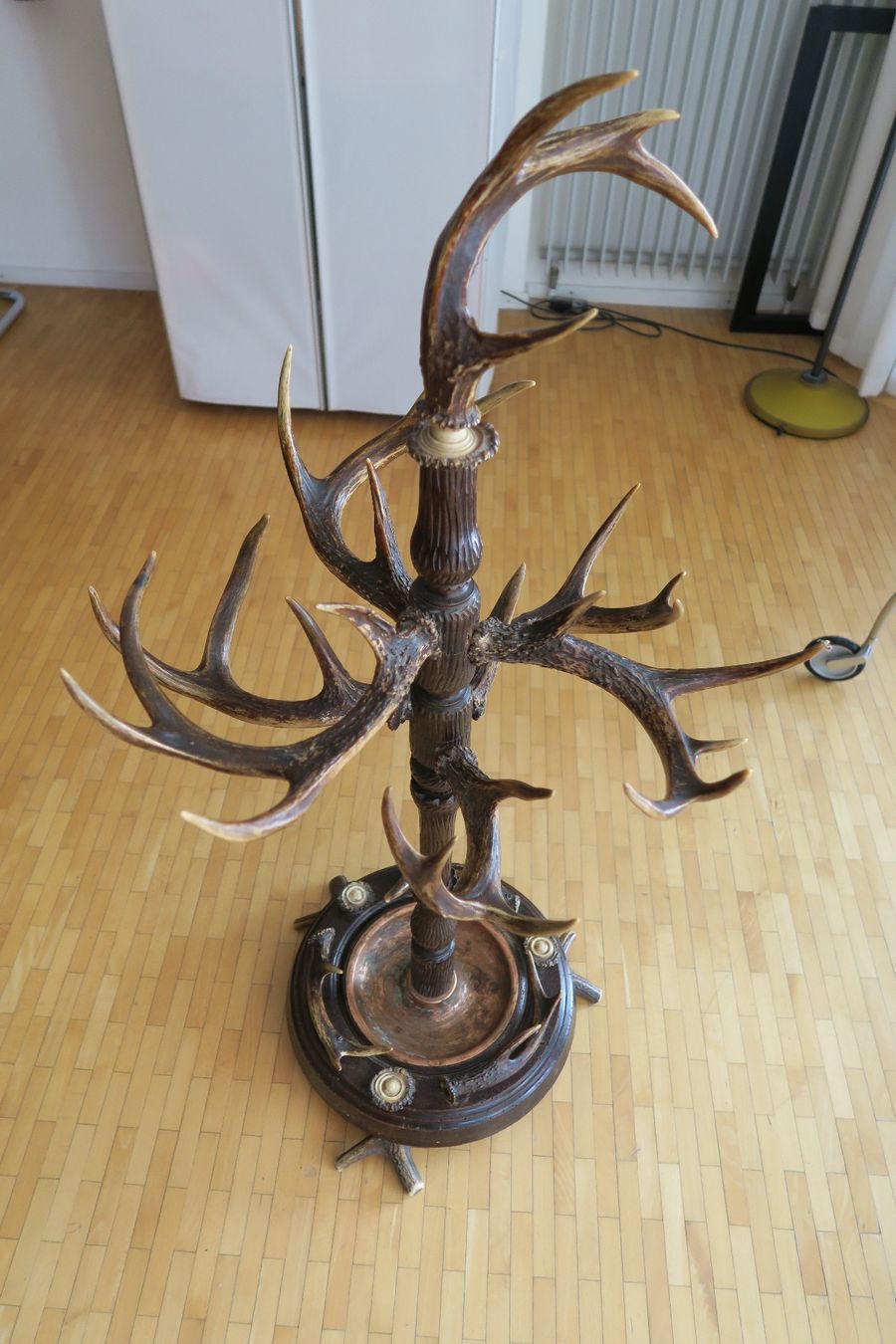 Altri mobili per ufficio: Hirschgeweih Schirmständer, Vintage, einzigartig – Usato da Basel venduto da castipia 1