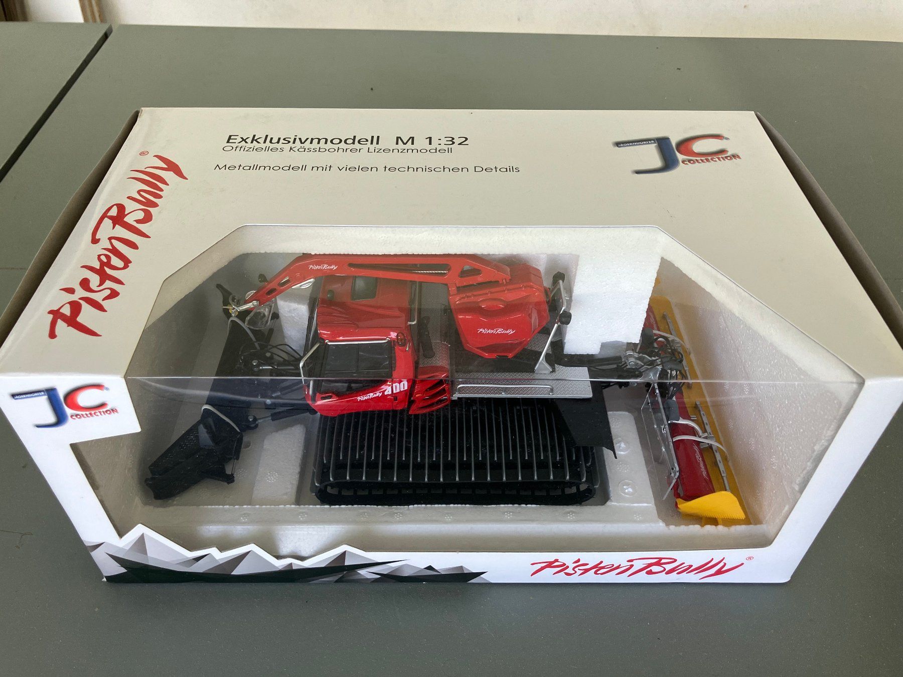 Jägerndorfer Kit di modellismo & Modellini statici: Collection 3x PB 400 Jägendrofer 1/32 – Nuovo e nell'imballaggio originale da Cologny venduto da Thr5167